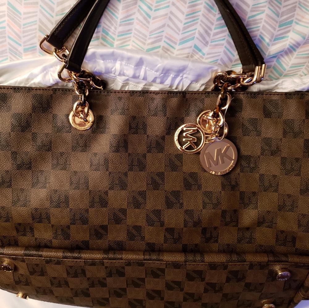 Michael Kors Cynthia Hand Bag/Satchel